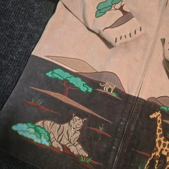 Tan and brown 100% leather jacket with embroidered animals - Picture 2 of 6